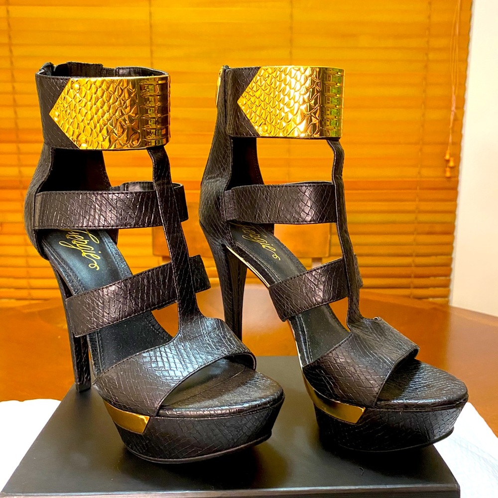 Fergie Black heels
